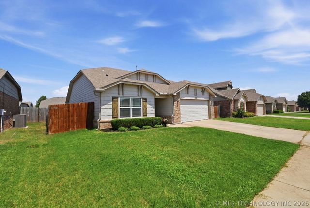 3913 W 104th Court S, Jenks, OK 74037