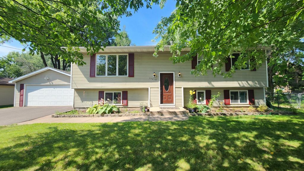 13210 Newlander Avenue, Lindstrom, MN 55045