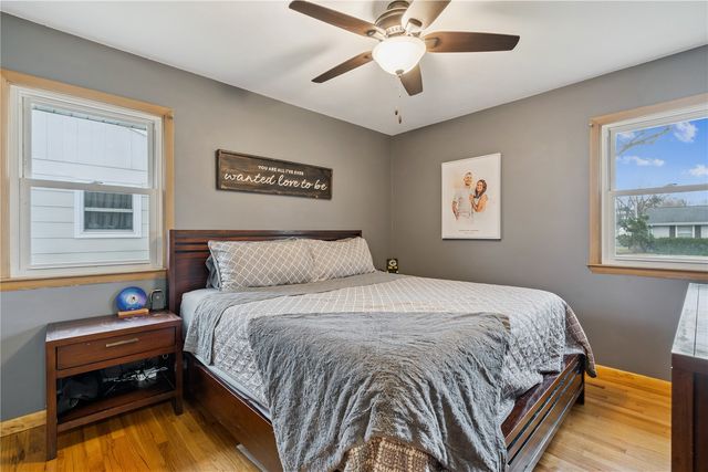 50 27th Avenue Drive SW, Cedar Rapids, IA 52404