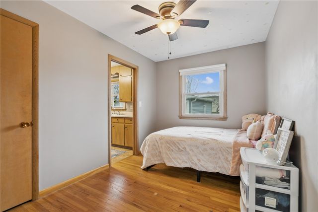 50 27th Avenue Drive SW, Cedar Rapids, IA 52404