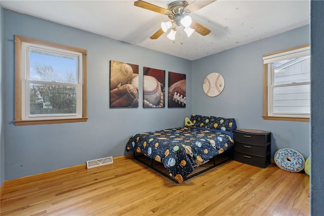 50 27th Avenue Drive SW, Cedar Rapids, IA 52404