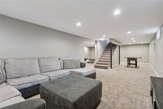 50 27th Avenue Drive SW, Cedar Rapids, IA 52404