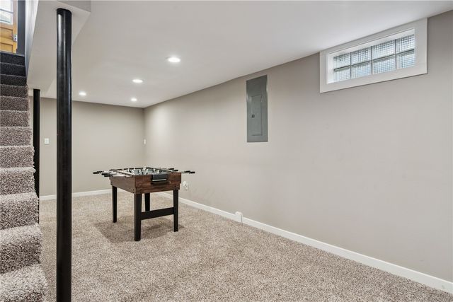 50 27th Avenue Drive SW, Cedar Rapids, IA 52404