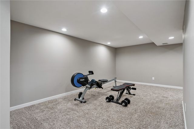 50 27th Avenue Drive SW, Cedar Rapids, IA 52404