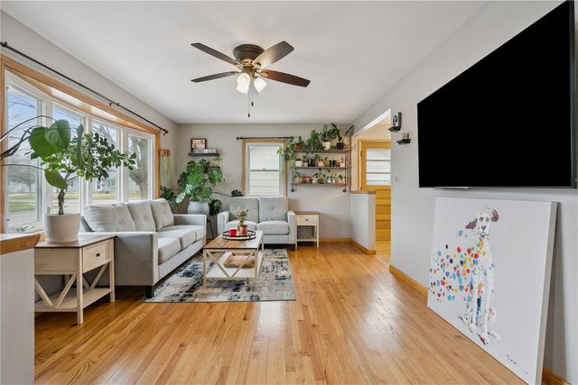 50 27th Avenue Drive SW, Cedar Rapids, IA 52404