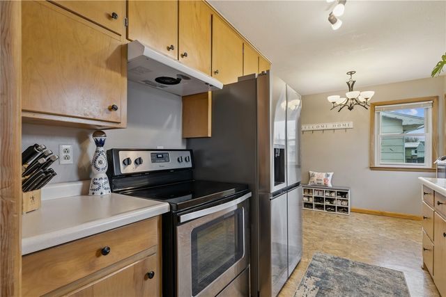 50 27th Avenue Drive SW, Cedar Rapids, IA 52404