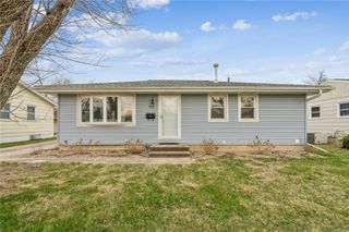 50 27th Avenue Drive SW, Cedar Rapids, IA 52404
