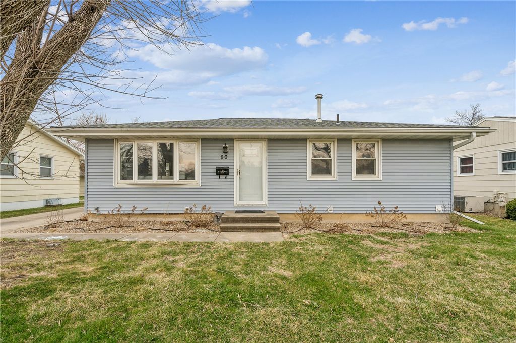 50 27th Avenue Drive SW, Cedar Rapids, IA 52404