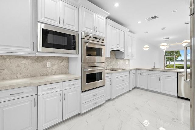 88 N Lakeshore Drive, Hypoluxo, FL 33462