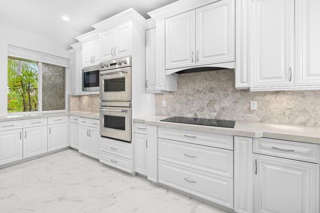 88 N Lakeshore Drive, Hypoluxo, FL 33462