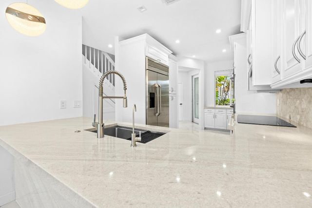 88 N Lakeshore Drive, Hypoluxo, FL 33462