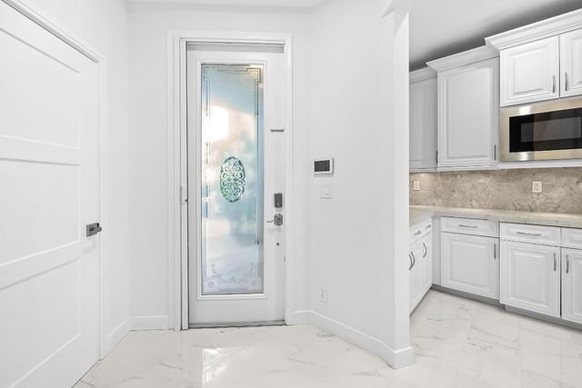 88 N Lakeshore Drive, Hypoluxo, FL 33462