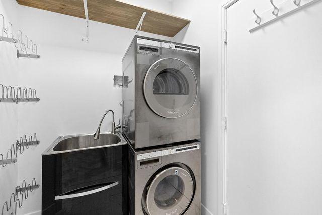 88 N Lakeshore Drive, Hypoluxo, FL 33462