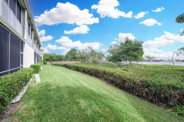 88 N Lakeshore Drive, Hypoluxo, FL 33462