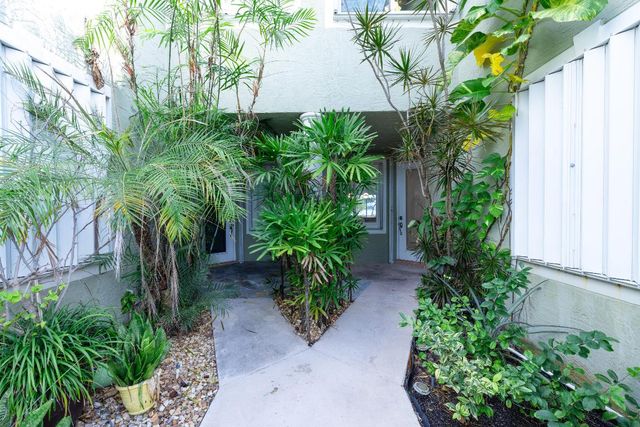 88 N Lakeshore Drive, Hypoluxo, FL 33462