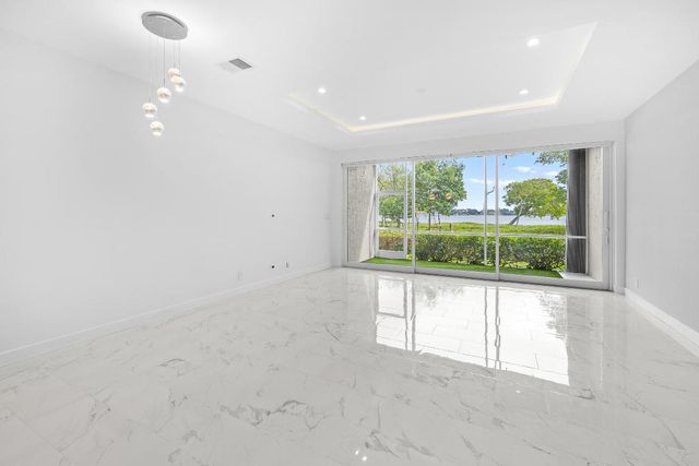 88 N Lakeshore Drive, Hypoluxo, FL 33462