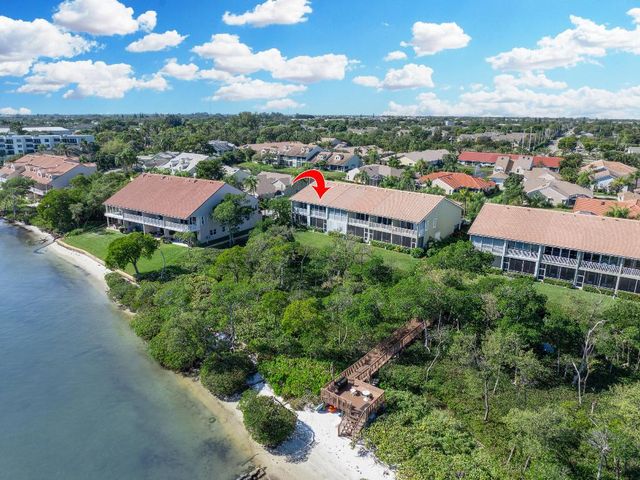 88 N Lakeshore Drive, Hypoluxo, FL 33462