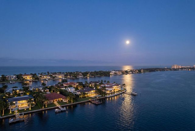 88 N Lakeshore Drive, Hypoluxo, FL 33462