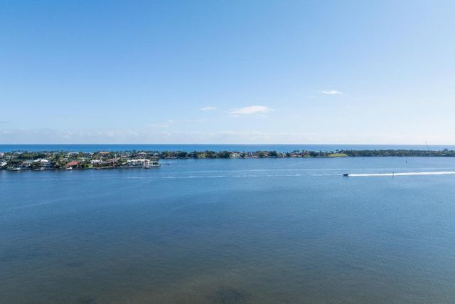 88 N Lakeshore Drive, Hypoluxo, FL 33462