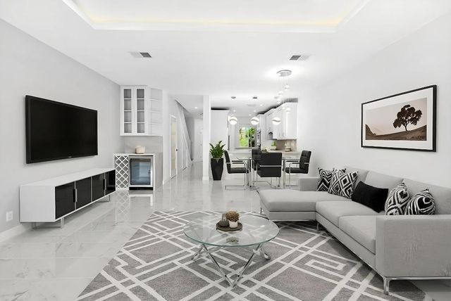 88 N Lakeshore Drive, Hypoluxo, FL 33462