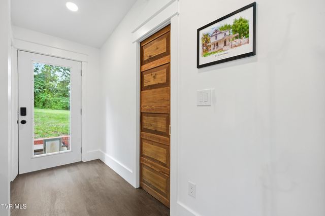406 East Cutler Street, Greeneville, TN 37743