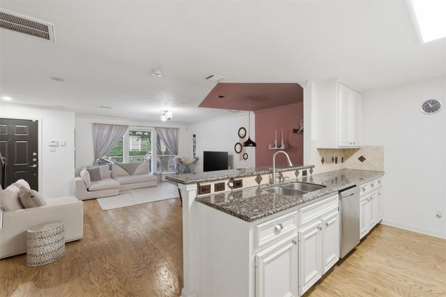 1923 Bailey Street, Houston, TX 77006