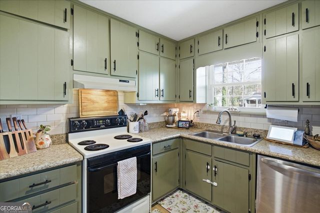 414 Hemlock Drive, Lawrenceville, GA 30046