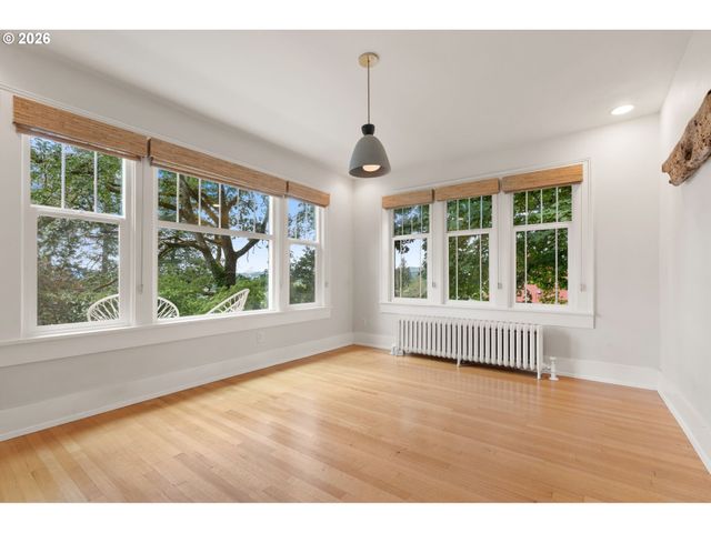 336 Ne ADAMS Ave, Chehalis, WA 98532