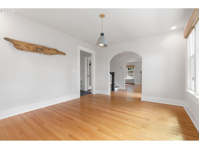 336 Ne ADAMS Ave, Chehalis, WA 98532