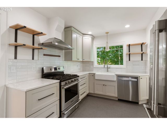336 Ne ADAMS Ave, Chehalis, WA 98532
