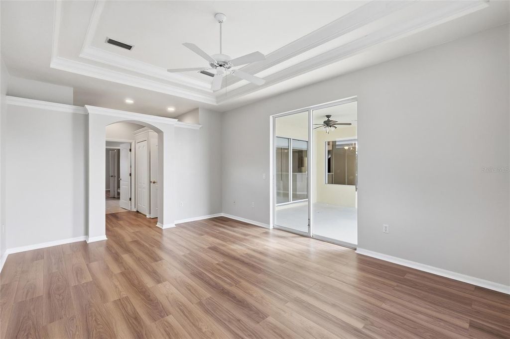 Image 30 of property listing at 518 COUNTRY LANE, Bradenton, FL 34212