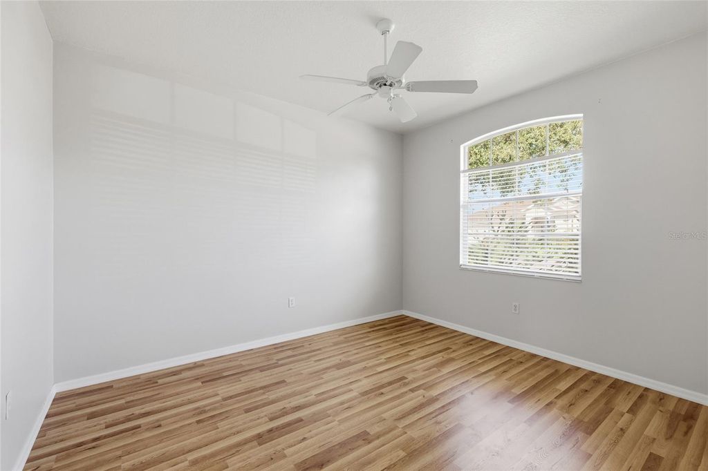 Image 33 of property listing at 518 COUNTRY LANE, Bradenton, FL 34212