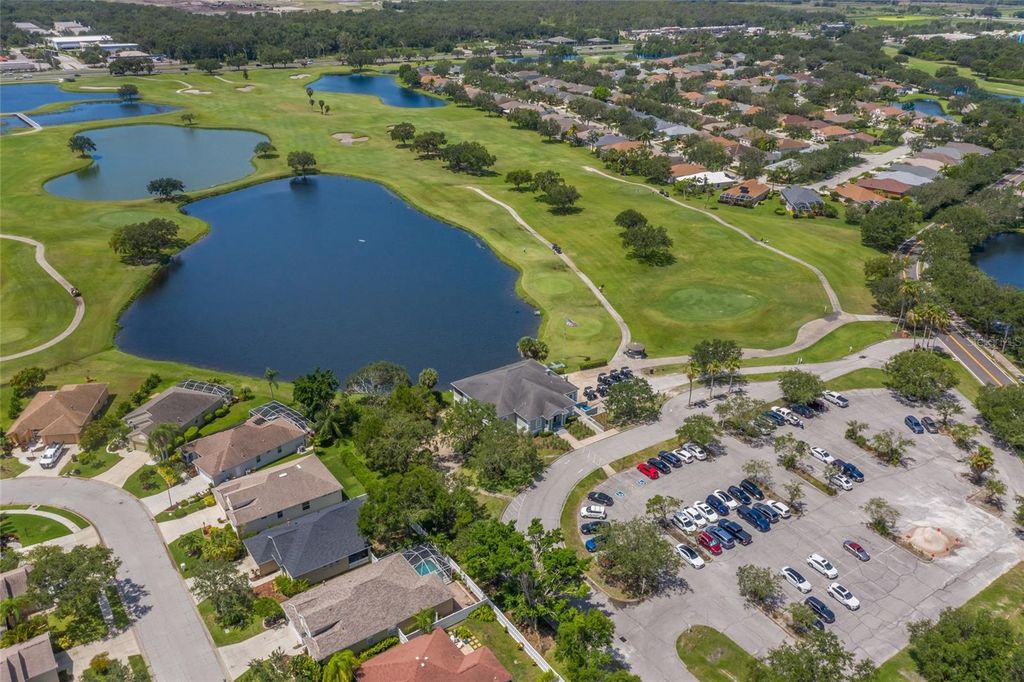 Image 42 of property listing at 518 COUNTRY LANE, Bradenton, FL 34212