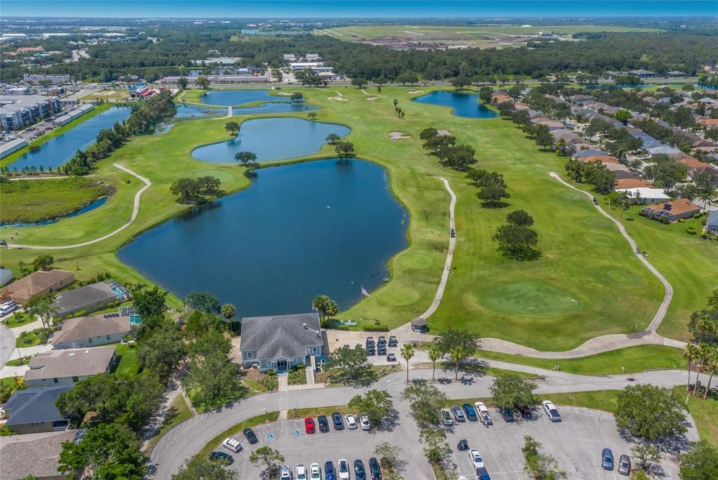 Image 43 of property listing at 518 COUNTRY LANE, Bradenton, FL 34212