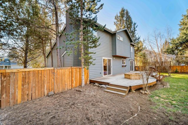 789 SE Airpark Drive, Bend, OR 97702