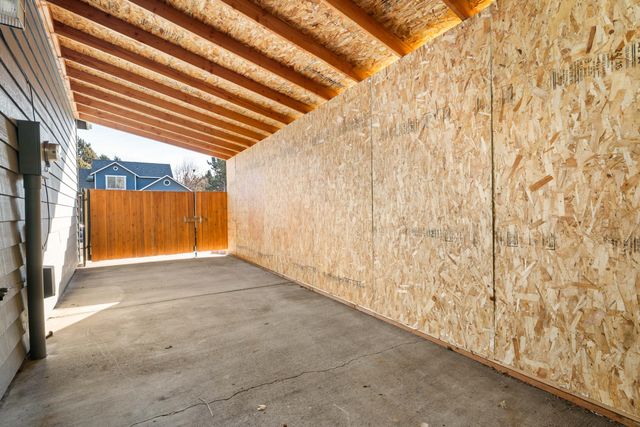 789 SE Airpark Drive, Bend, OR 97702