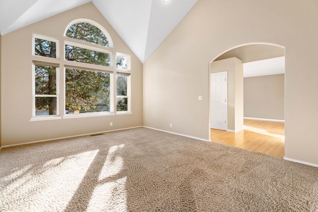 789 SE Airpark Drive, Bend, OR 97702