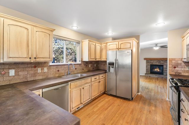 789 SE Airpark Drive, Bend, OR 97702