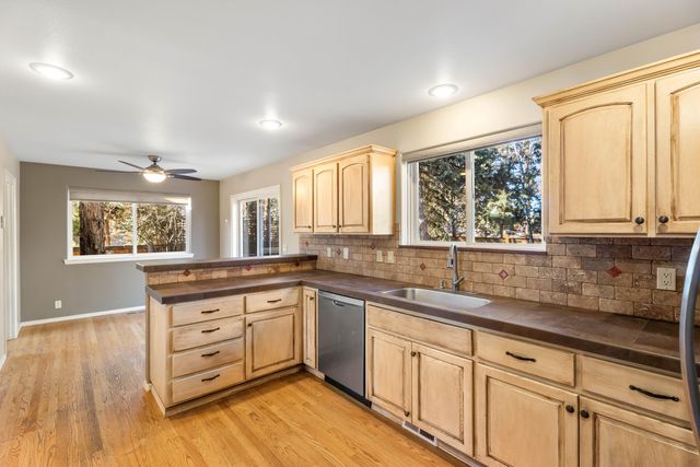 789 SE Airpark Drive, Bend, OR 97702