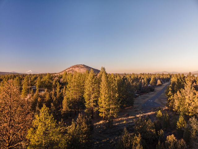 789 SE Airpark Drive, Bend, OR 97702