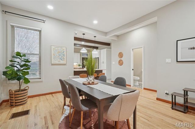 4456 Laclede Avenue, St Louis, MO 63108