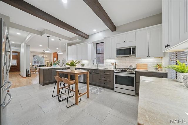 4456 Laclede Avenue, St Louis, MO 63108