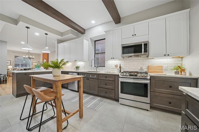 4456 Laclede Avenue, St Louis, MO 63108