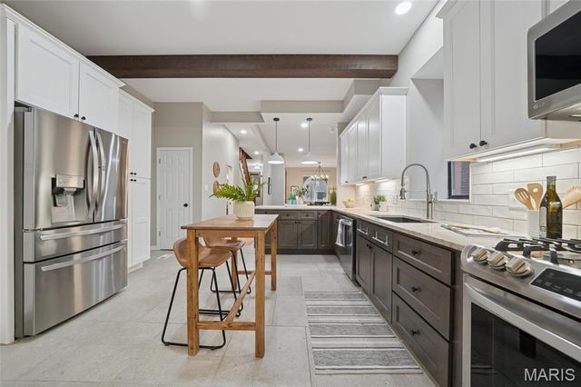 4456 Laclede Avenue, St Louis, MO 63108