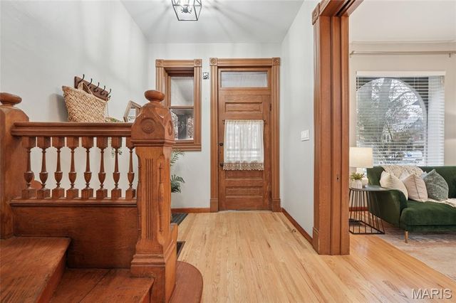 4456 Laclede Avenue, St Louis, MO 63108