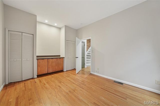 4456 Laclede Avenue, St Louis, MO 63108