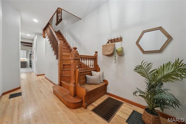 4456 Laclede Avenue, St Louis, MO 63108