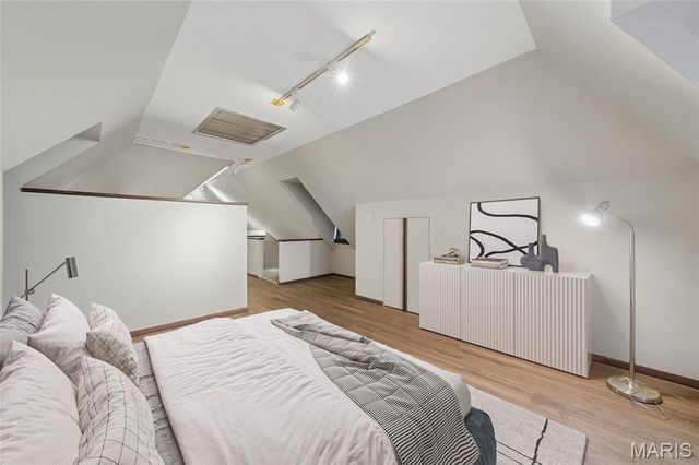 4456 Laclede Avenue, St Louis, MO 63108