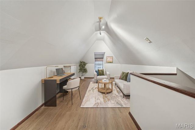 4456 Laclede Avenue, St Louis, MO 63108