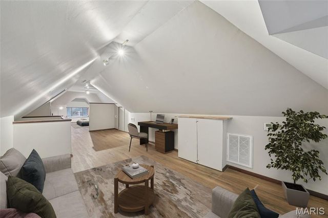 4456 Laclede Avenue, St Louis, MO 63108